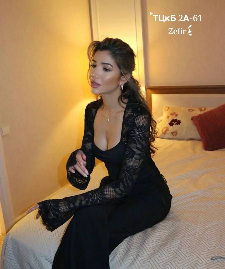 девушка,женская шифоновая блузка с леопардовым принтом v-образным вырезом и расклешенными рукавами,кружевной топ с длинными рукавами,женские топы с длинными рукавами,топ с длинными рукавами