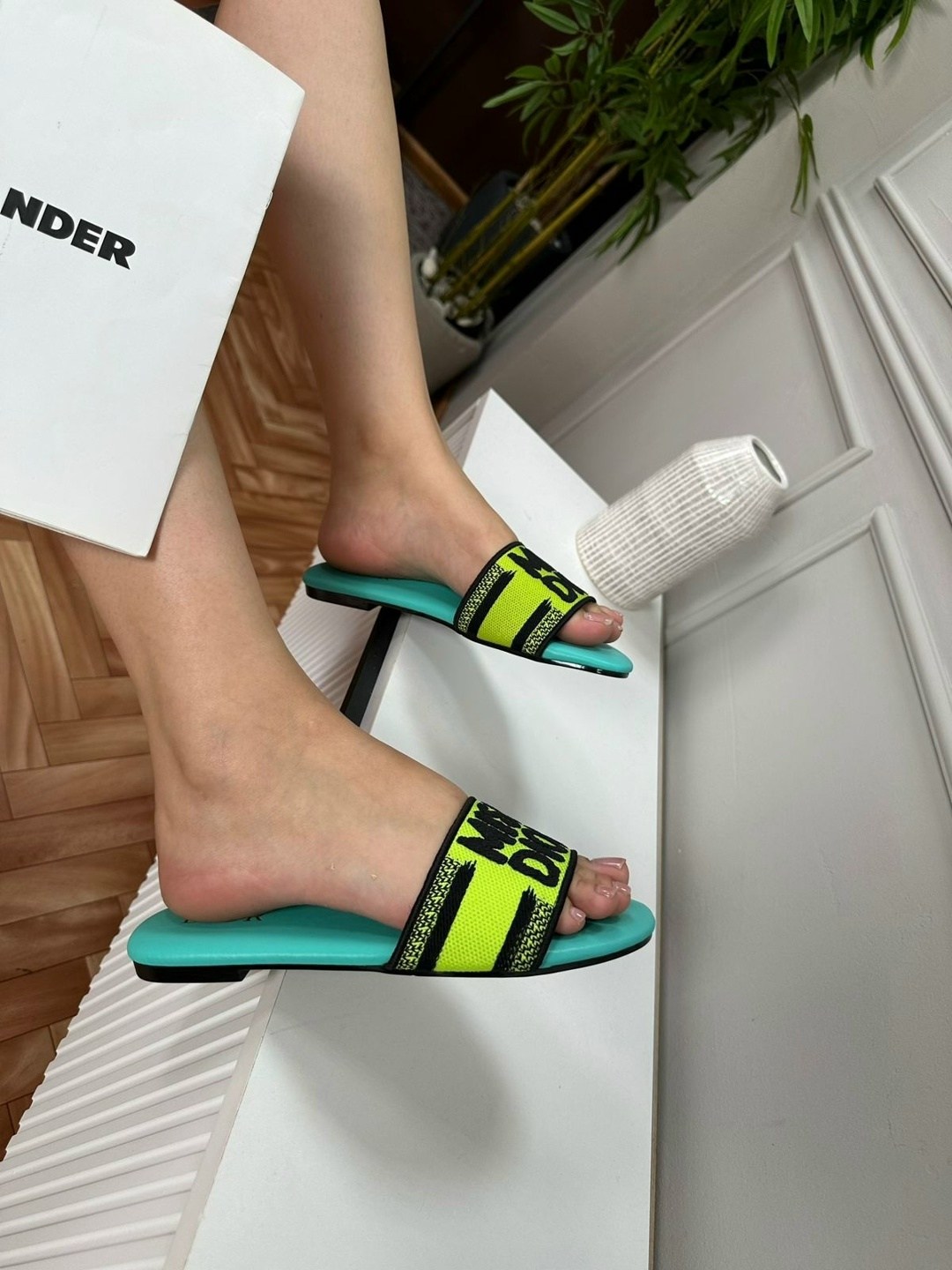 шлепанцы christian dior,женские шлепанцы,шлепки брендовые,шлепанцы женские christian dior,шлепки диор