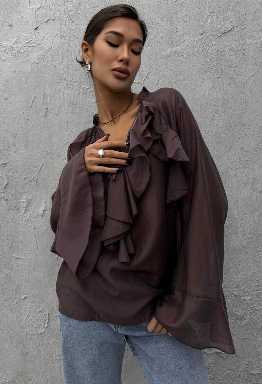 блузка с оборками,блузка с рюшами,женская блузка,блуза кремовый,блузка