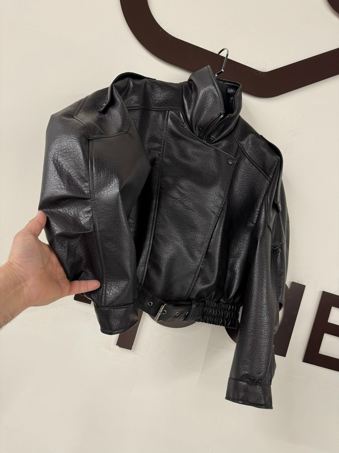 куртка кожаная,косуха оверсайз,косуха куртка,мода стиль,дутая куртка кожаная