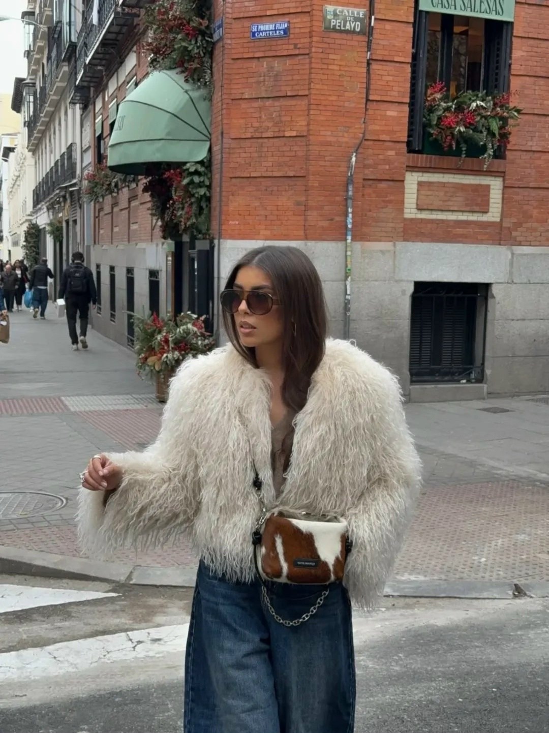 шуба из ламы,искусственные шубы,меховое пальто,куртка из искусственного меха,шуба