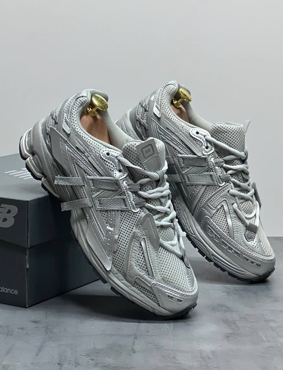 женские кроссовки balenciaga runner серебристые,кроссовки new balance,кроссовки,кроссовки в стиле balenciaga,кроссовки new balance 1906