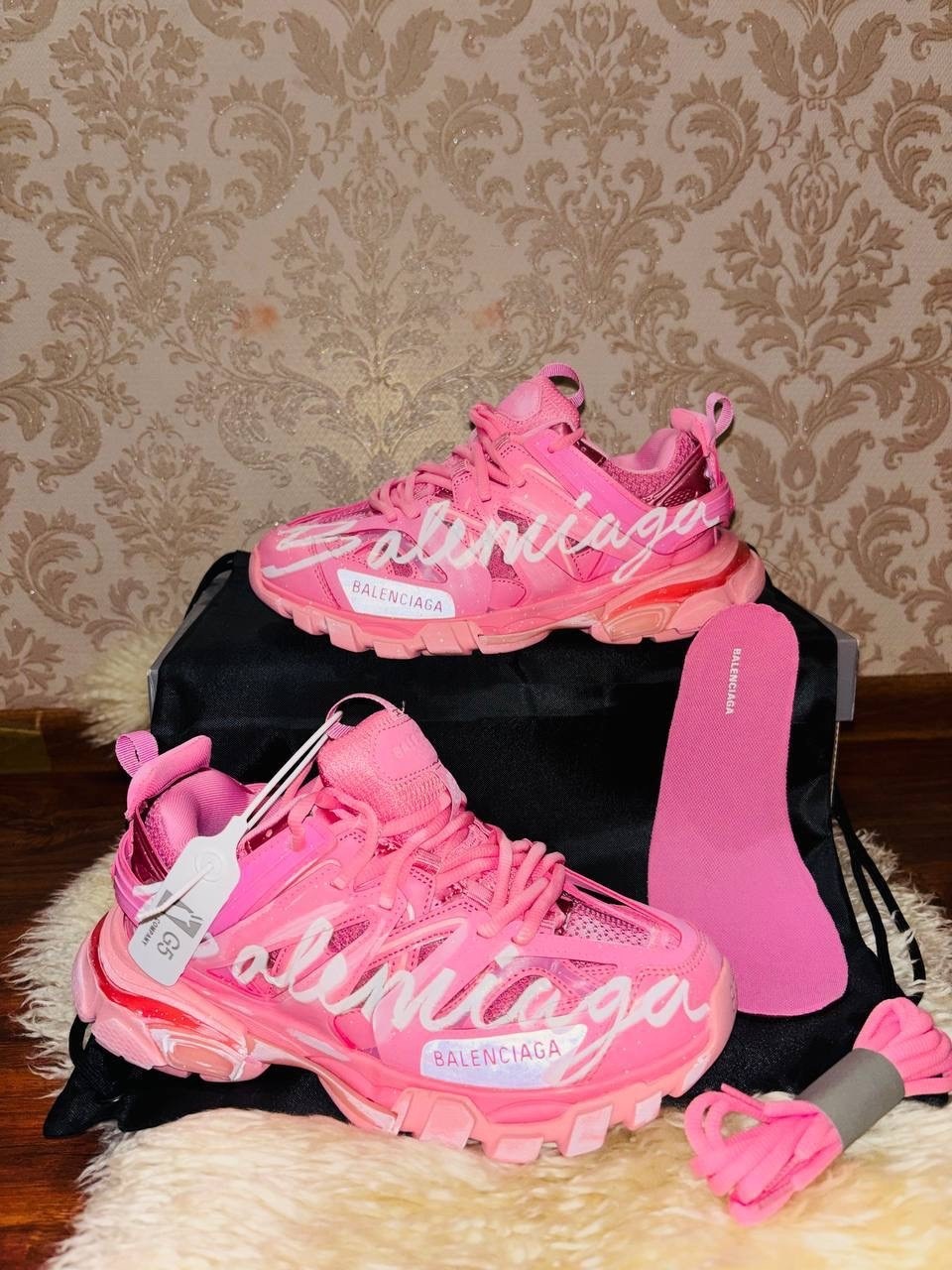 женские кроссовки balenciaga,кроссовки balenciaga,pink track balenciaga sneakers,кроссовки balenciaga track,pink balenciaga track