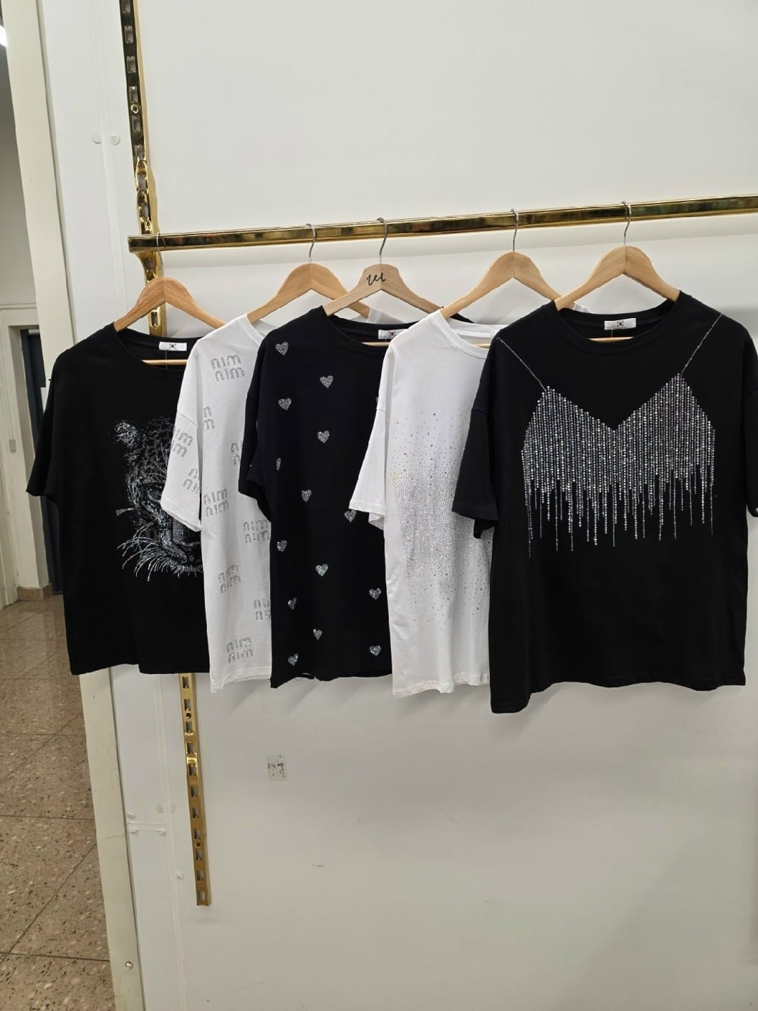 женская футболка,футболки модные,футболка оверсайз со стразам,футболки белые,летние футболки