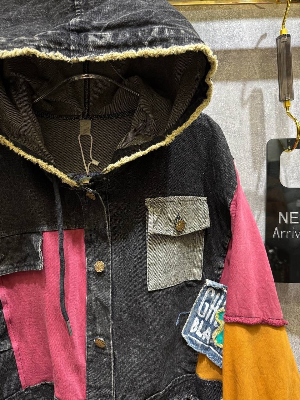 утепленная джинсовая куртка в стиле пэчворк с капюшоном mori kei,куртка джинсовая,утепленная джинсовая куртка в стиле пэчворк с капюшоном,куртка в стиле пэчворк,женская куртка джинсовая