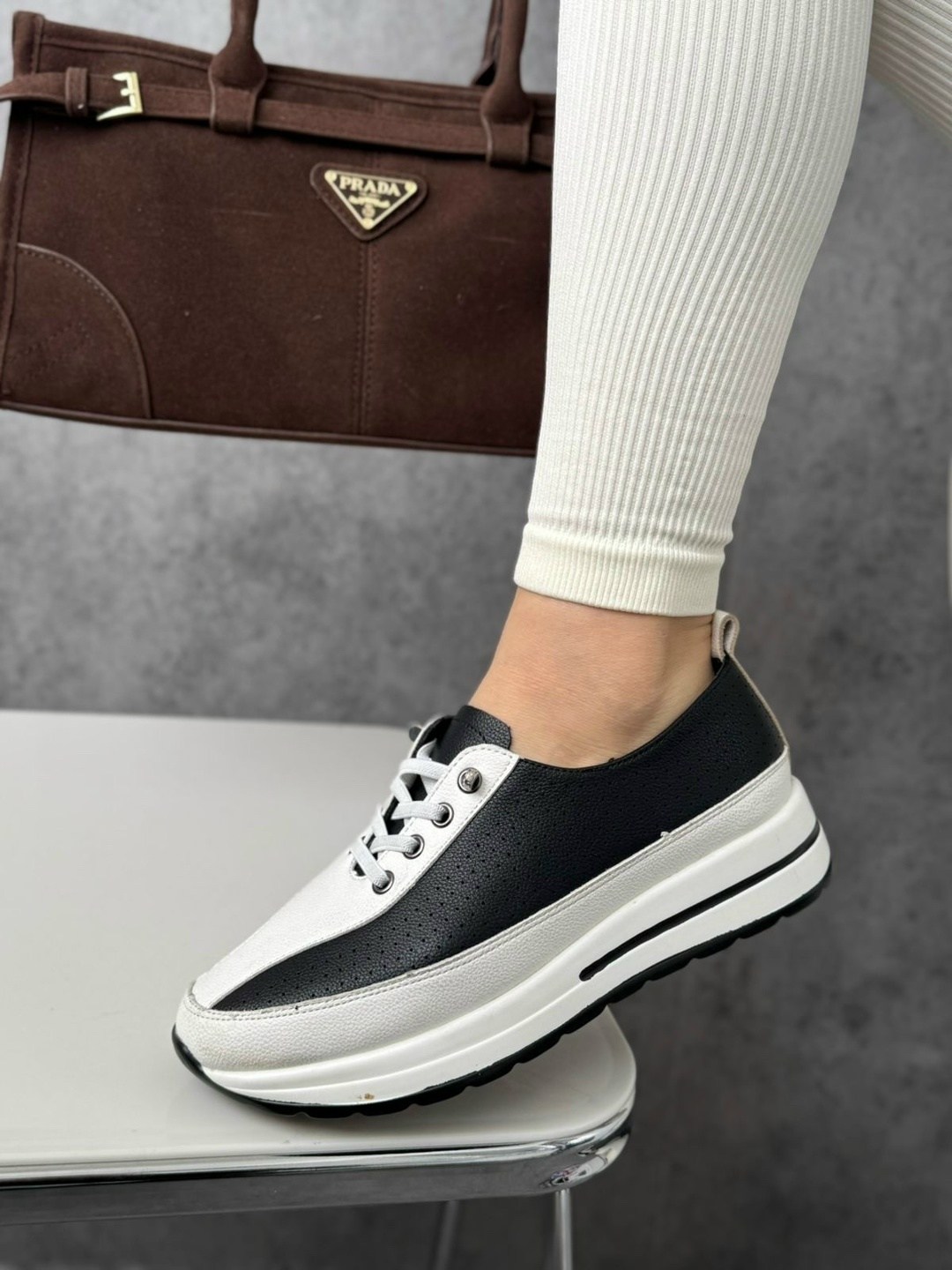 ,кроссовки женскиe,кроссовки балдинини женские,лоферы с перфорацией,кеды с перфорацией женские