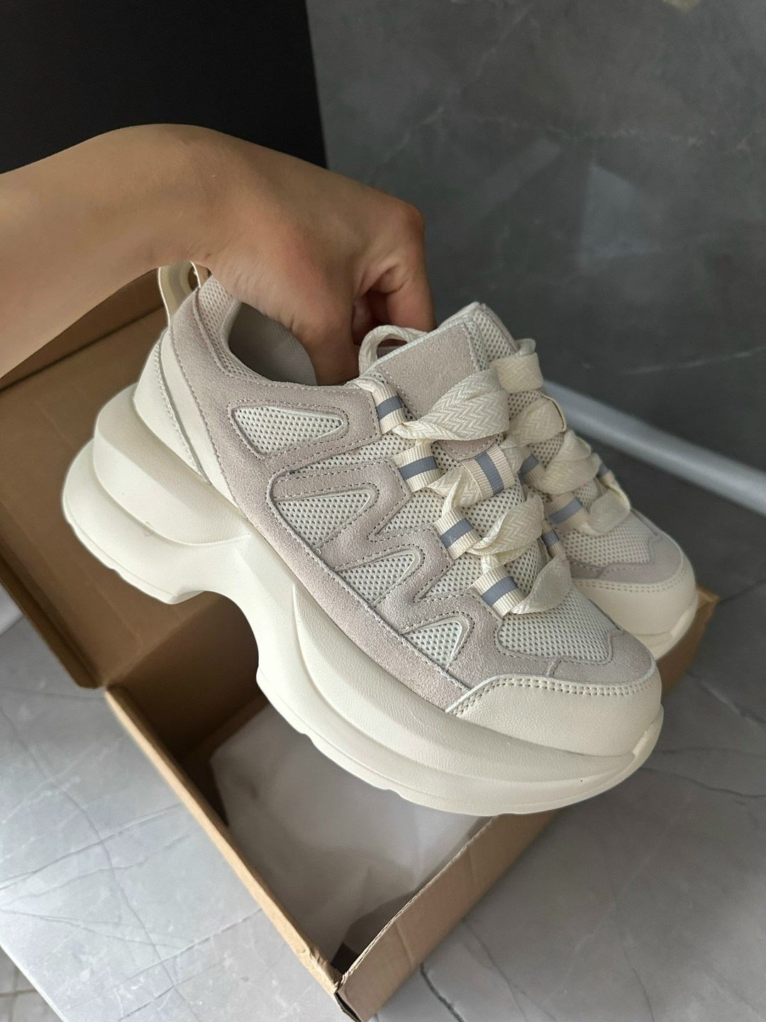 ,женские кроссовки,женские массивные кроссовки,кроссовки,массивные кроссовки