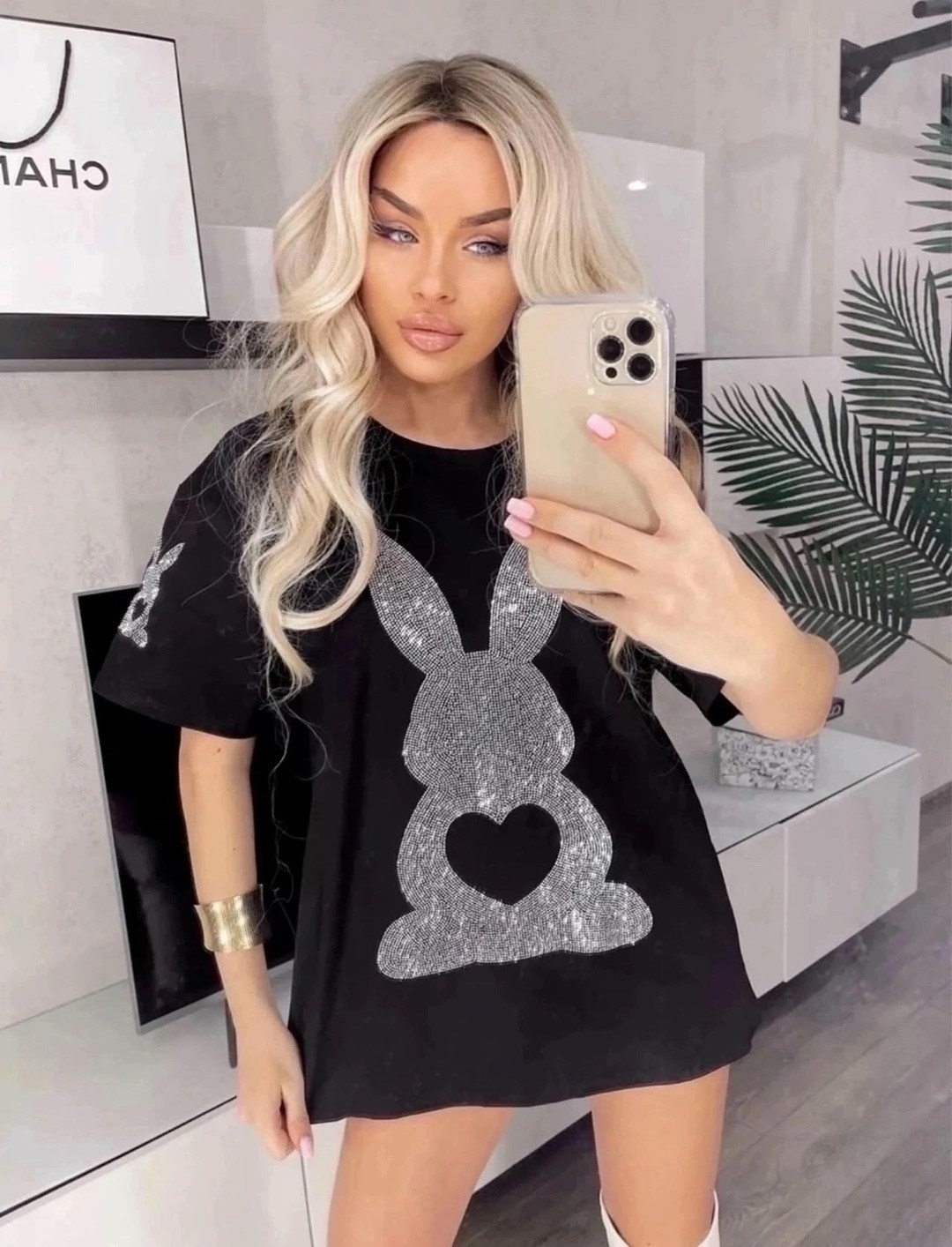 женская футболка оверсайз со стразами,футболка оверсайз со стразами белый,футболка со стразами женская,футболка оверсайз с принтом со стразами,футболки женская