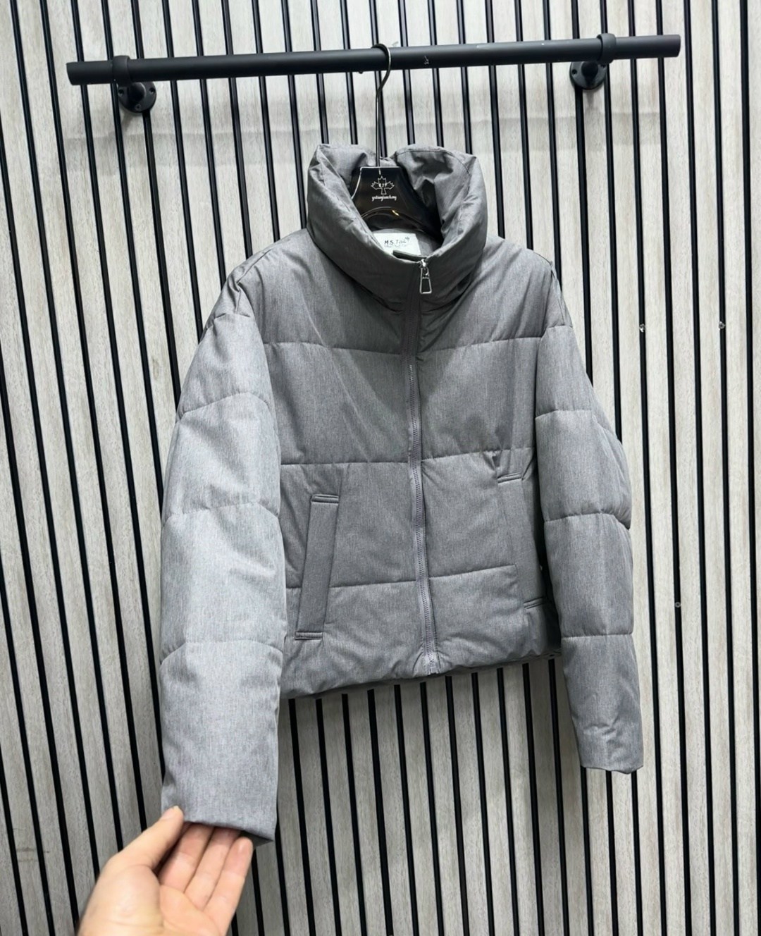 утеплённая короткая куртка серый,куртка,утеплённая короткая куртка серый o`stin lj6833o02-95,пуховая куртка,куртка женская демисезонная