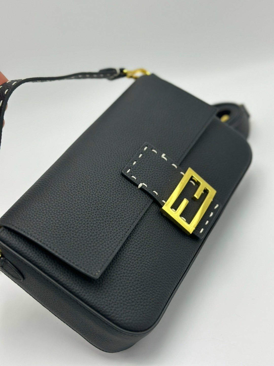 fendi сумка,женская сумка fendi,fendi сумка на плечо,фенди сумка,фенди сумка цум