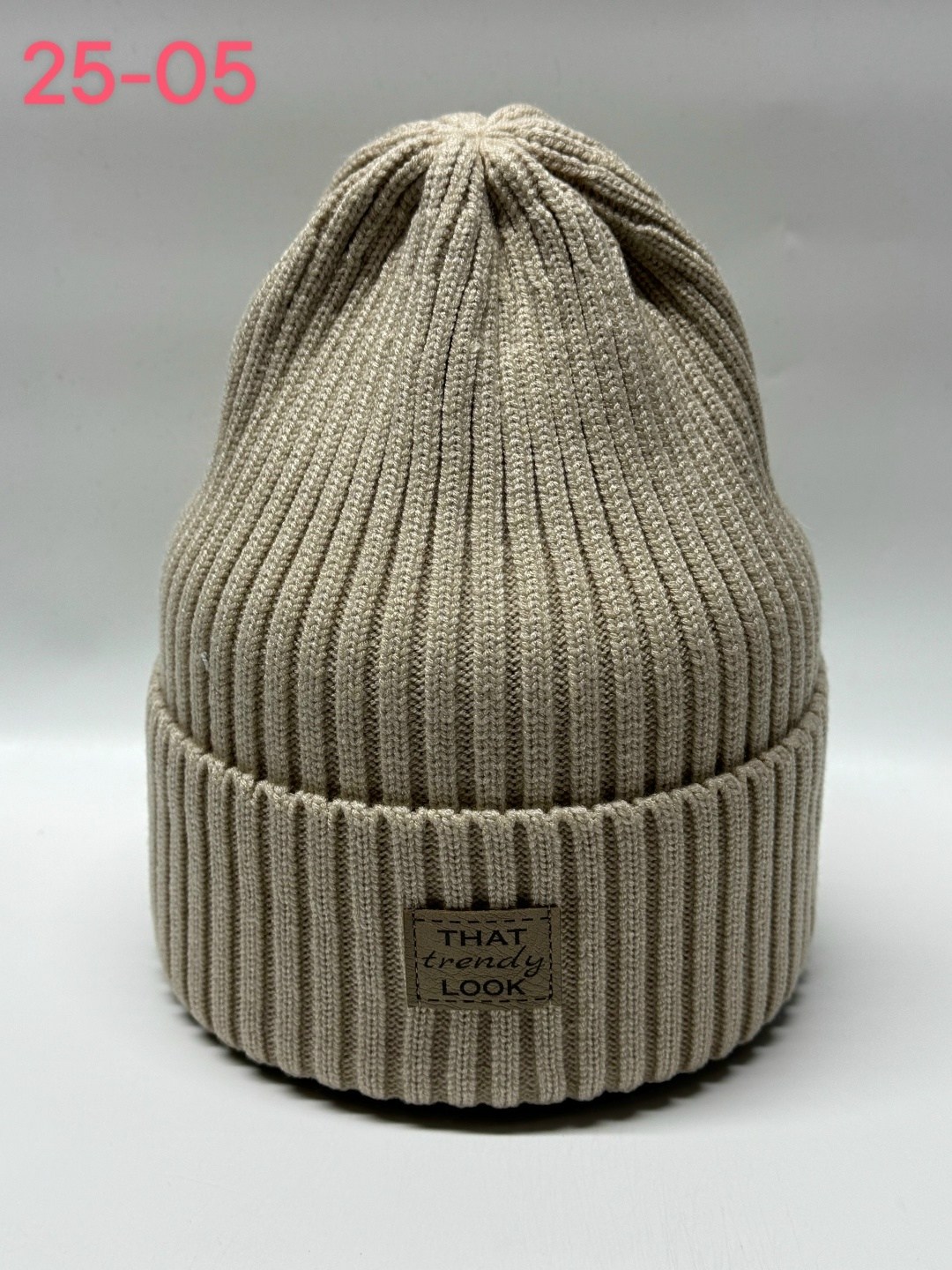 шапки,шапка женская,шапка вязаная,демисезонная шапка,шапка для женщин