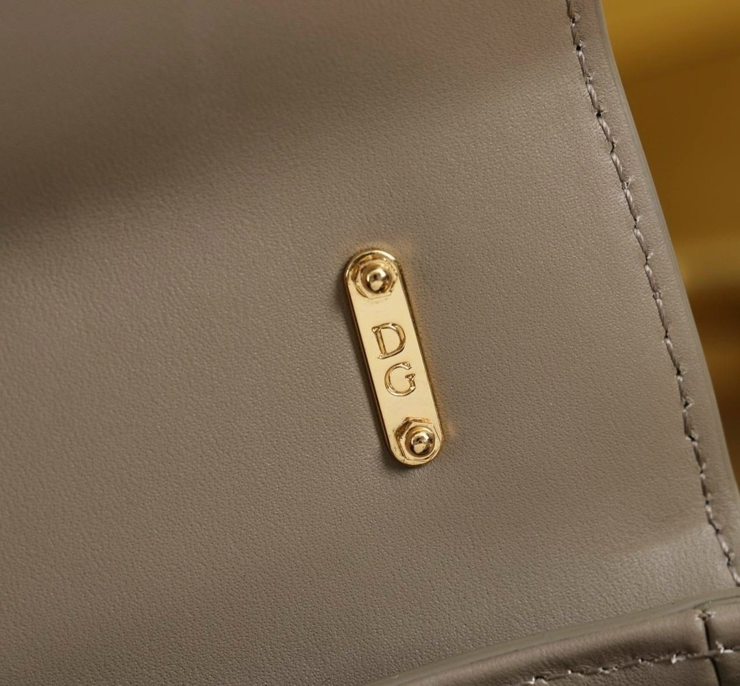 dolce gabbana сумка,дольче габбана сумка лого,dolce gabbana женские,сумка дольче габбана,сумка dolce gabbana xx anniversary