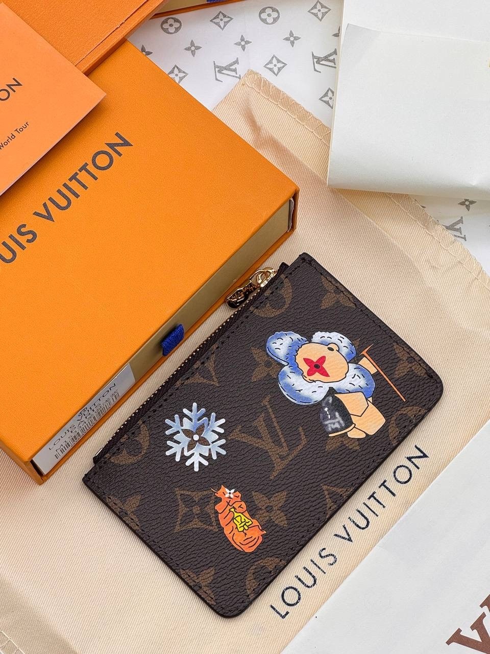 картхолдер louis vuitton,картхолдер луи виттон цветной,визитница луи виттон мужская,визитница louis vuitton,louis vuitton кошельки