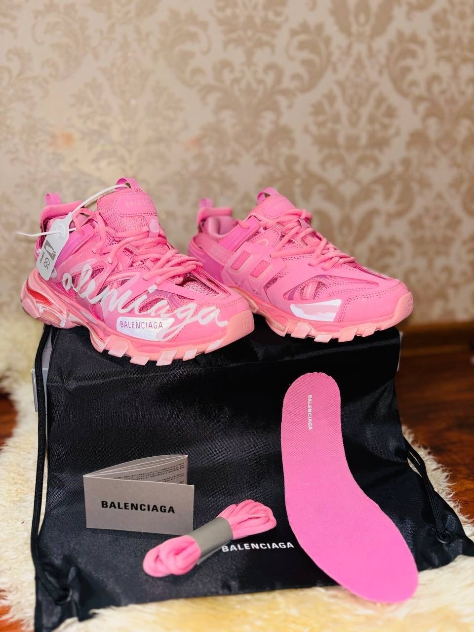 женские кроссовки balenciaga,кроссовки balenciaga,pink track balenciaga sneakers,кроссовки balenciaga track,pink balenciaga track