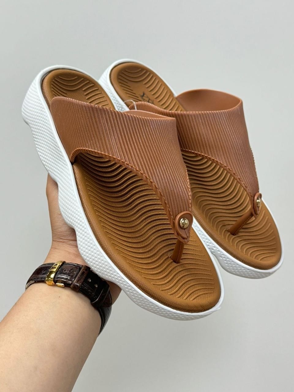 брендовые шлепанцы,мужские шлепанцы,пляжные шлепанцы,,шлепки мужские