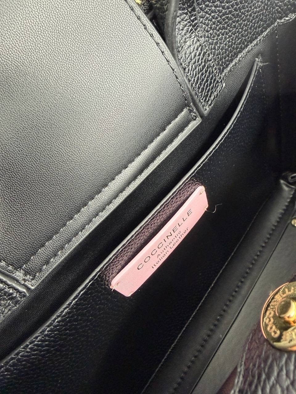 coccinelle сумка на плечо кросс-боди arlettis signature,коричневая сумка arlettis coccinelle,coccinelle сумка,женская сумка coccinelle,coccinelle сумка arlettis signature