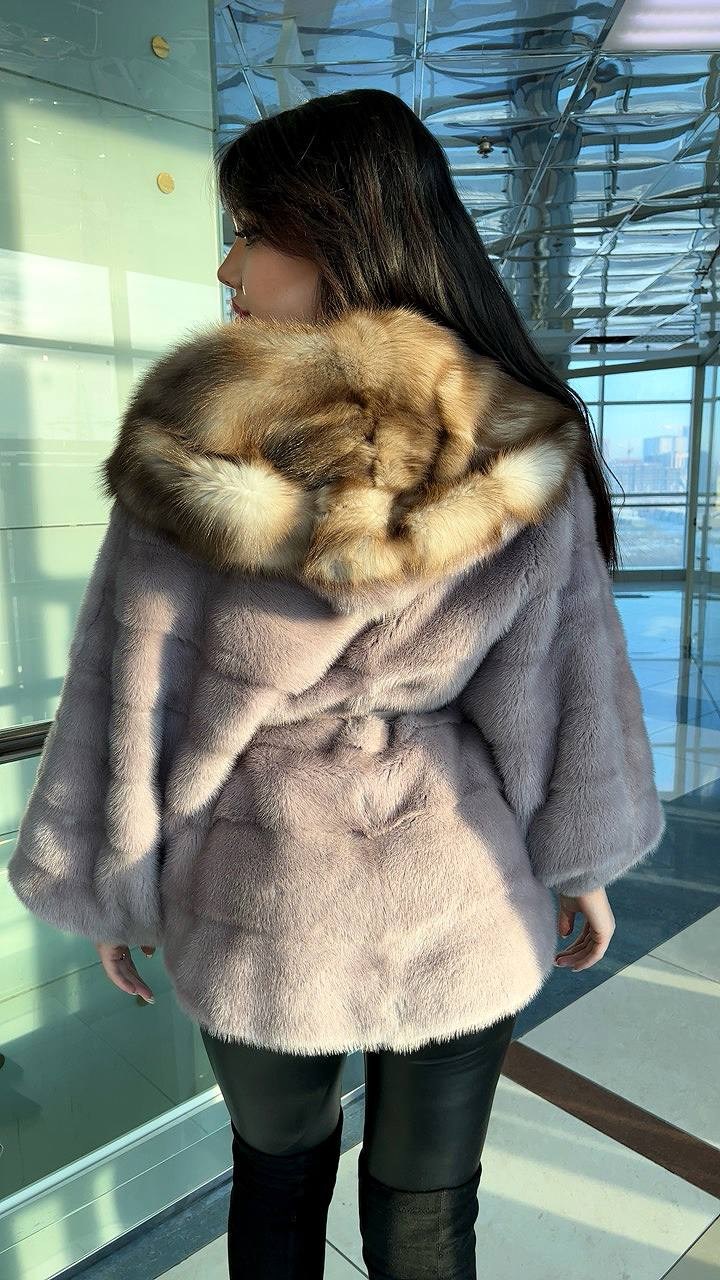 шуба норковая,норковая шуба летучая мышь с капюшоном из куницы,женская шуба из меха норки с капюшоном из меха куницы,норковое пончо шуба с капюшоном из меха куницы,норковая шуба с капюшоном из куницы