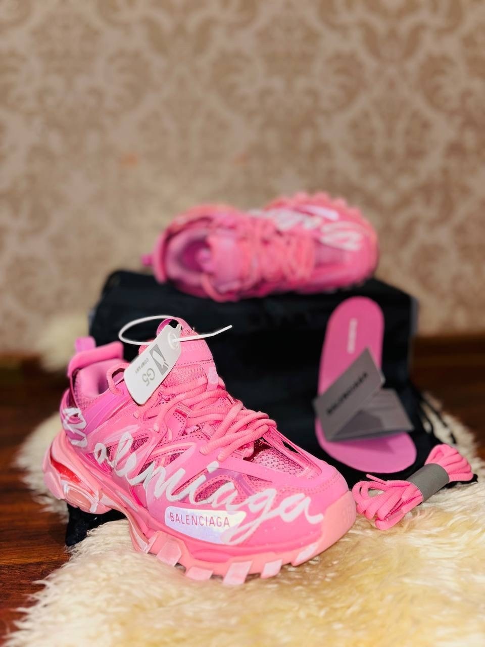 женские кроссовки balenciaga,кроссовки balenciaga,pink track balenciaga sneakers,кроссовки balenciaga track,pink balenciaga track