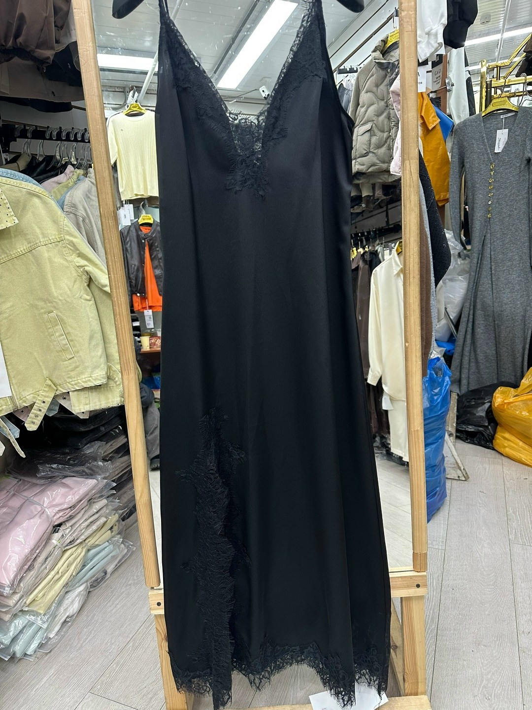 платье с кружевами,платье комбинация,шелковое платье комбинация,платье черное,шелковое платье с кружевами