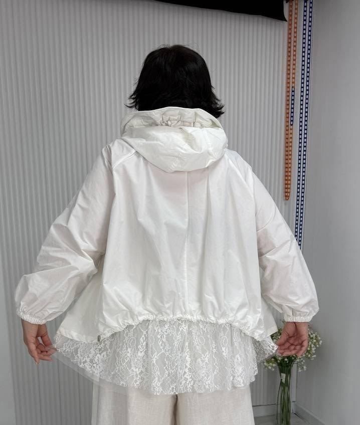куртка женская белая,белая куртка,легкая куртка,куртка тонкая,одежда с капюшоном