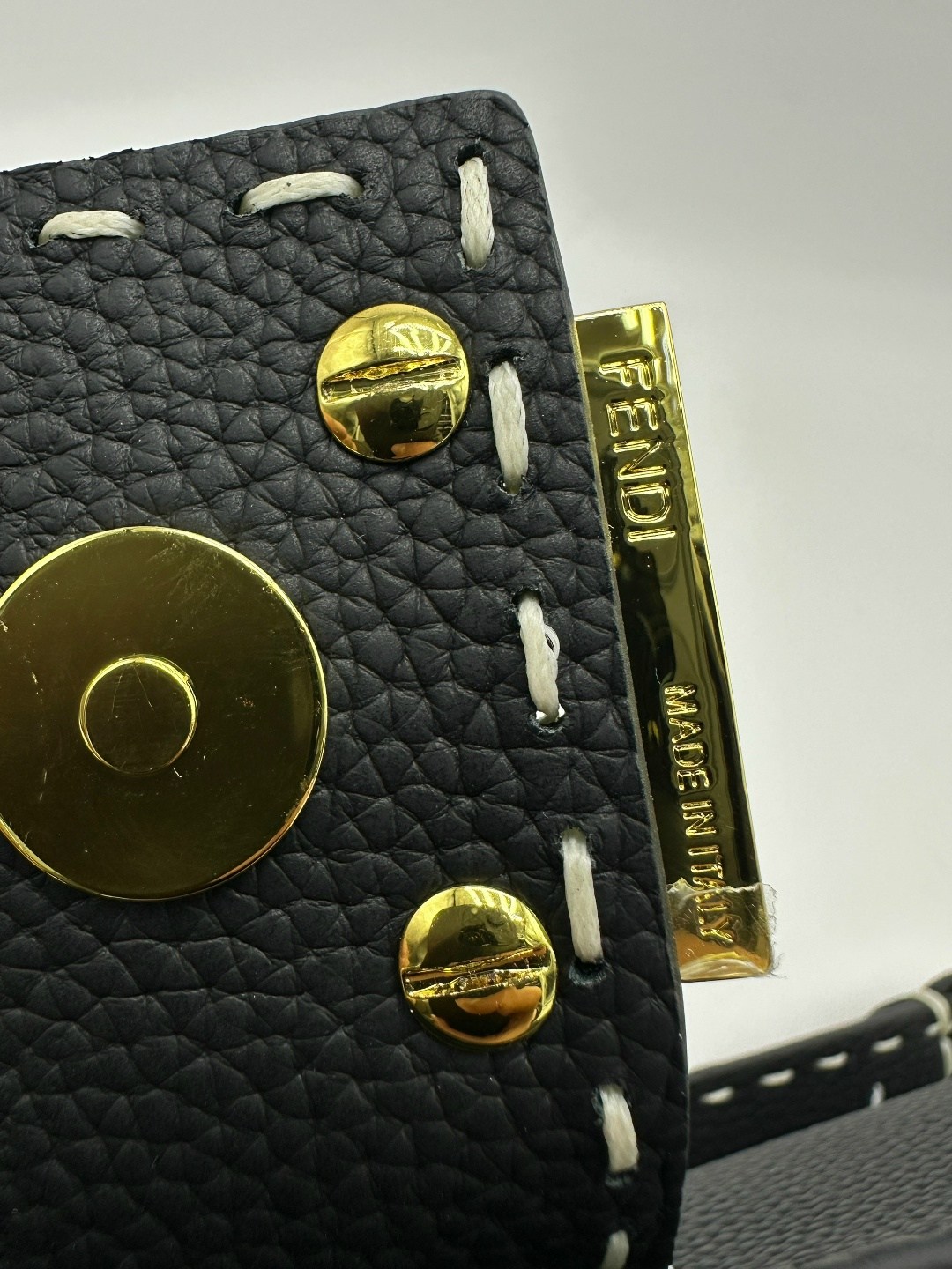 fendi сумка,женская сумка fendi,fendi сумка на плечо,фенди сумка,фенди сумка цум