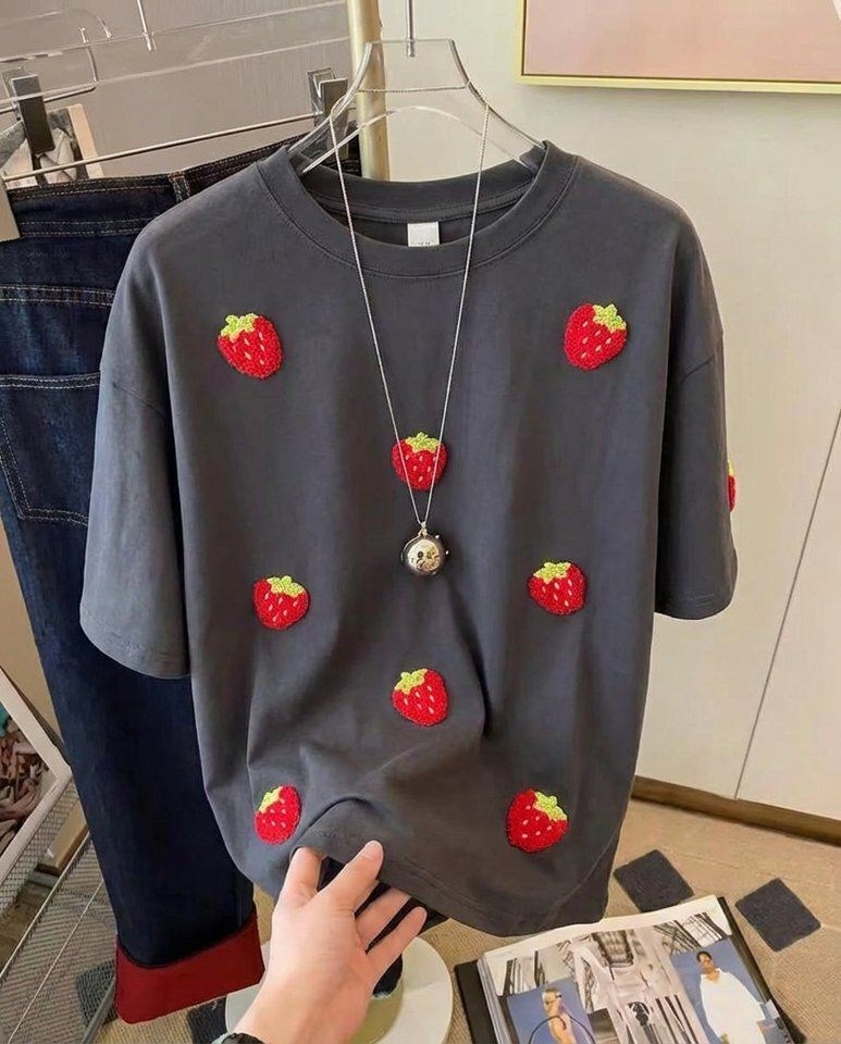 футболка с принтом клубника,футболки женская,футболка с клубникой,одежда с принтом клубники,женские футболки с принтом