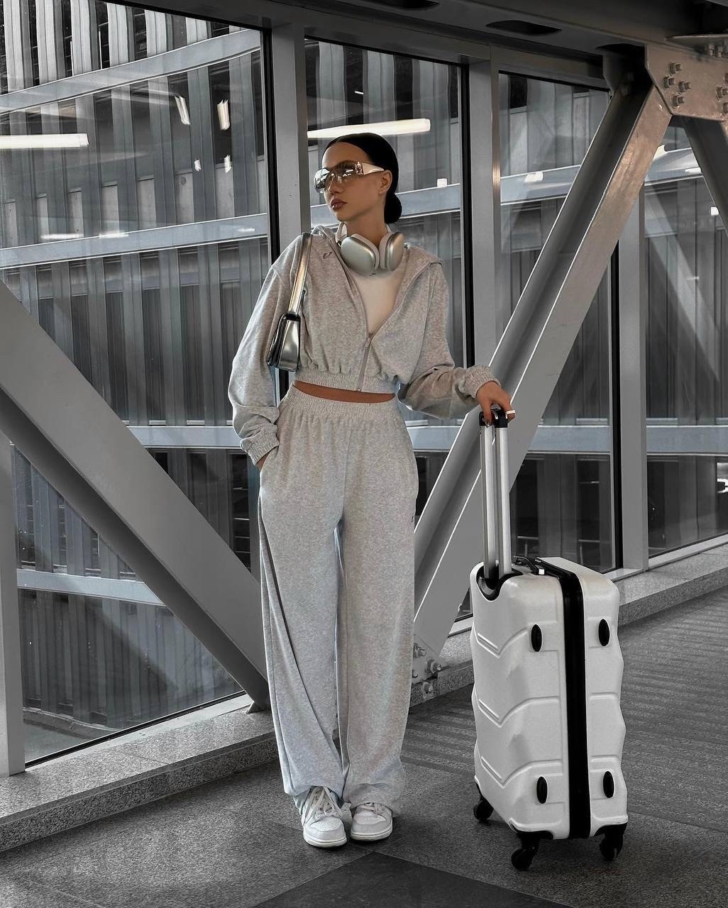 женские спортивные костюмы,спортивный костюм для женщин,спортивный костюм стильный,спортивный костюм для девушек,спортивный костюм серый
