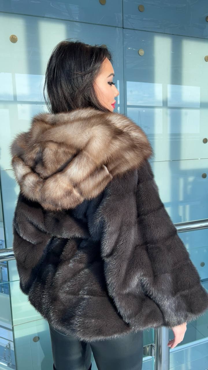 шубка из меха европейской норки с куницей,шуба норковая "летучая мышь" с капюшоном из куницы,шуба норка 2026 летучая мышь,европейский мех,шуба летучая мышь из норки с капюшоном из куницы
