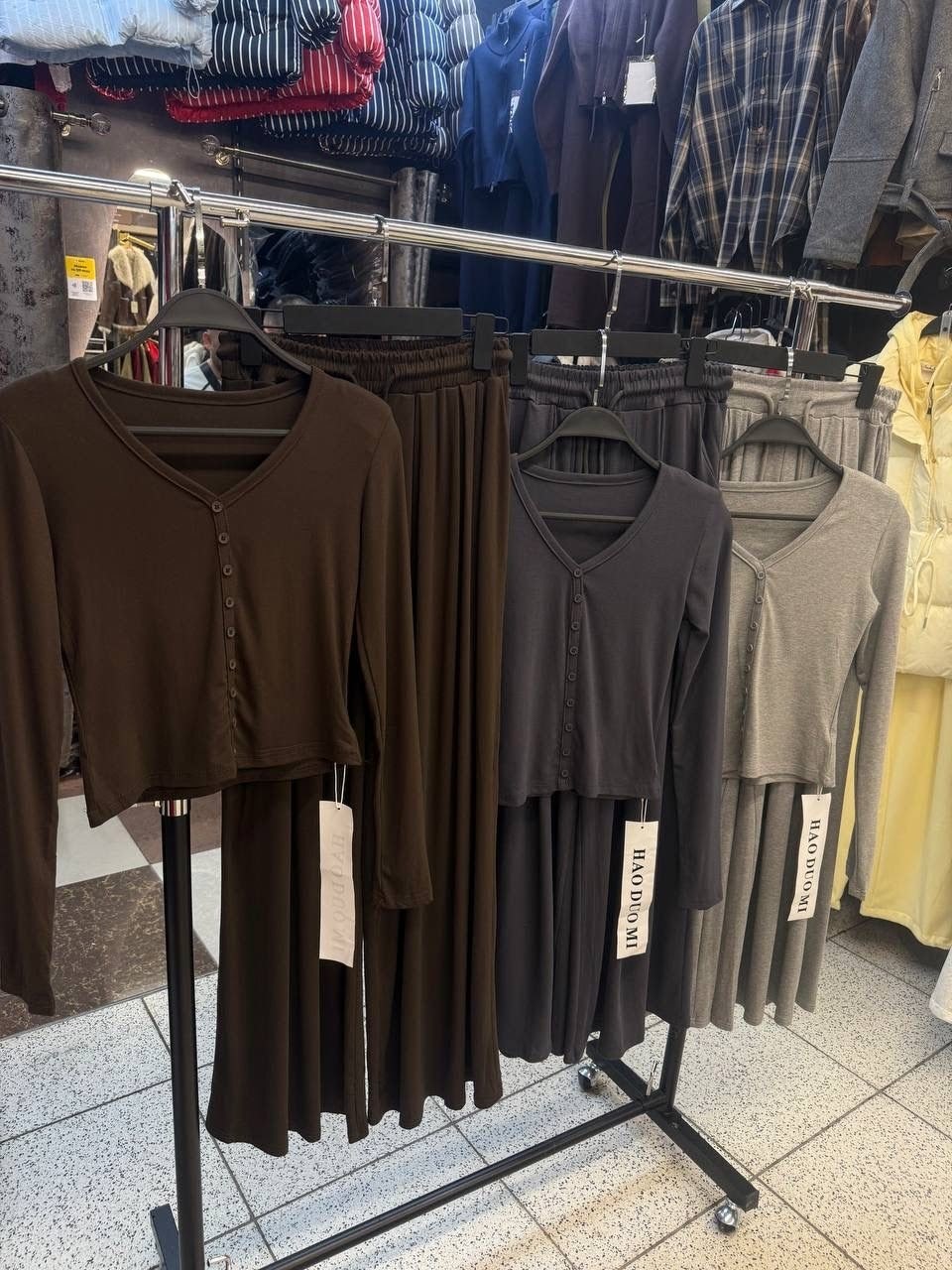 стильные наряды,брючный костюм,широкие брюки,мода для девушек