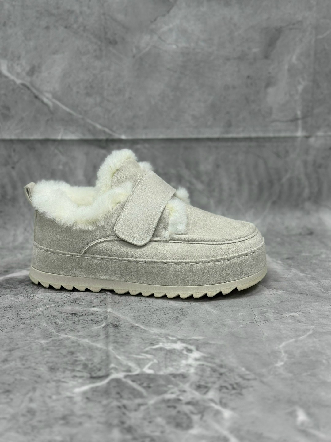 угги зимние полусапожки с мехом,женские угги,,угги женские зимние с мехом,угги замш