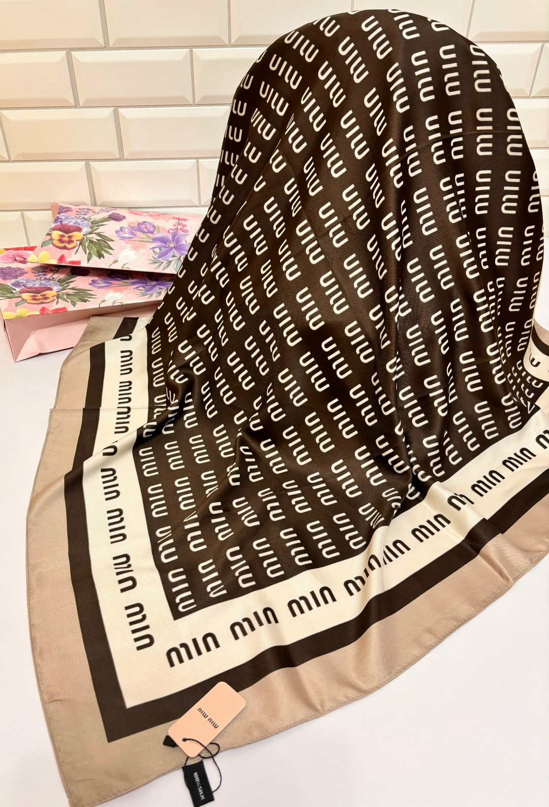 брендовый платок,шелковые платки,женские платки,шарф женские,платки шарф