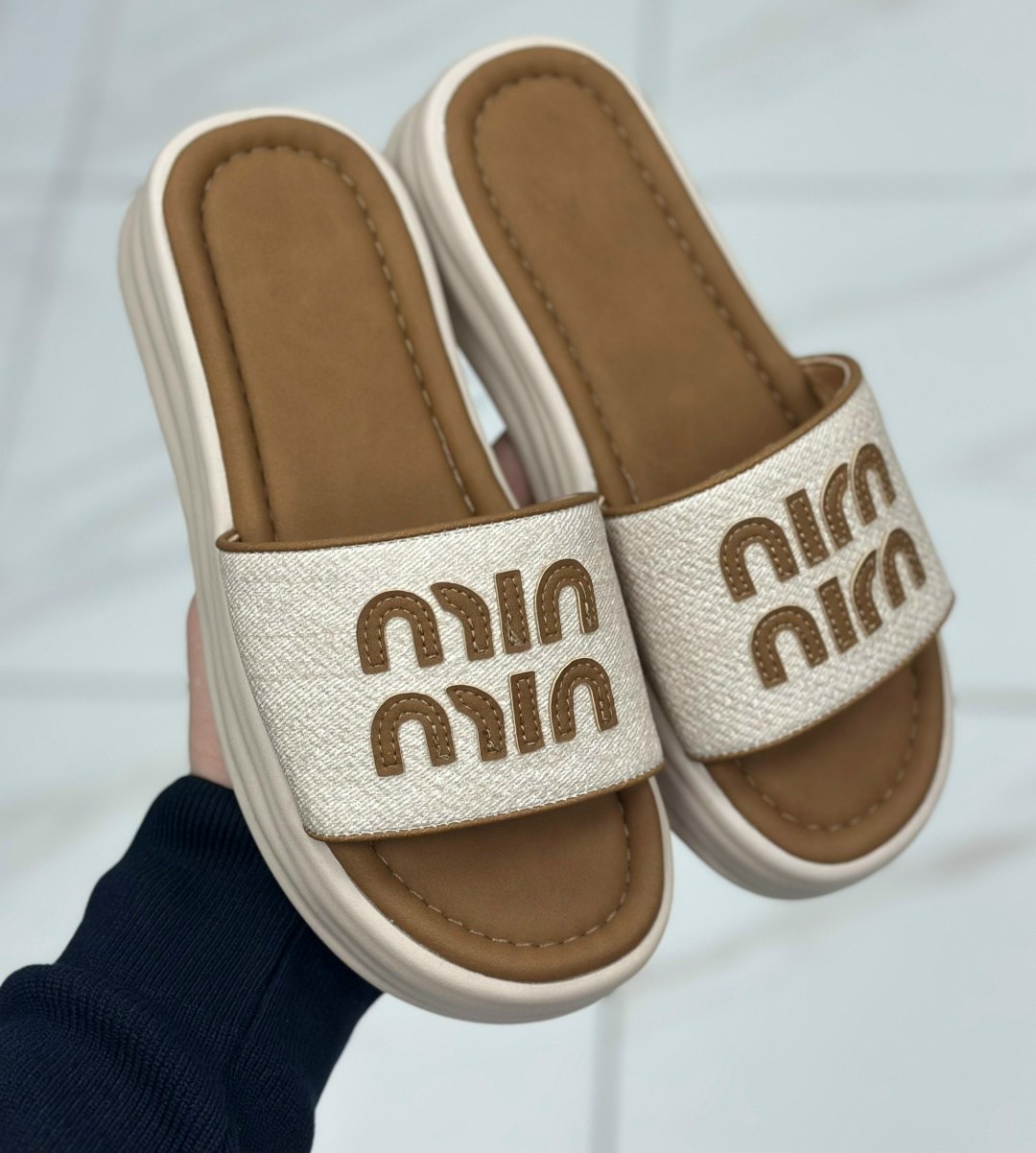 шлепанцы женские кристиан диор,шлепанцы christian dior,шлепанцы кристиан диор,женские шлепанцы,шлепки диор