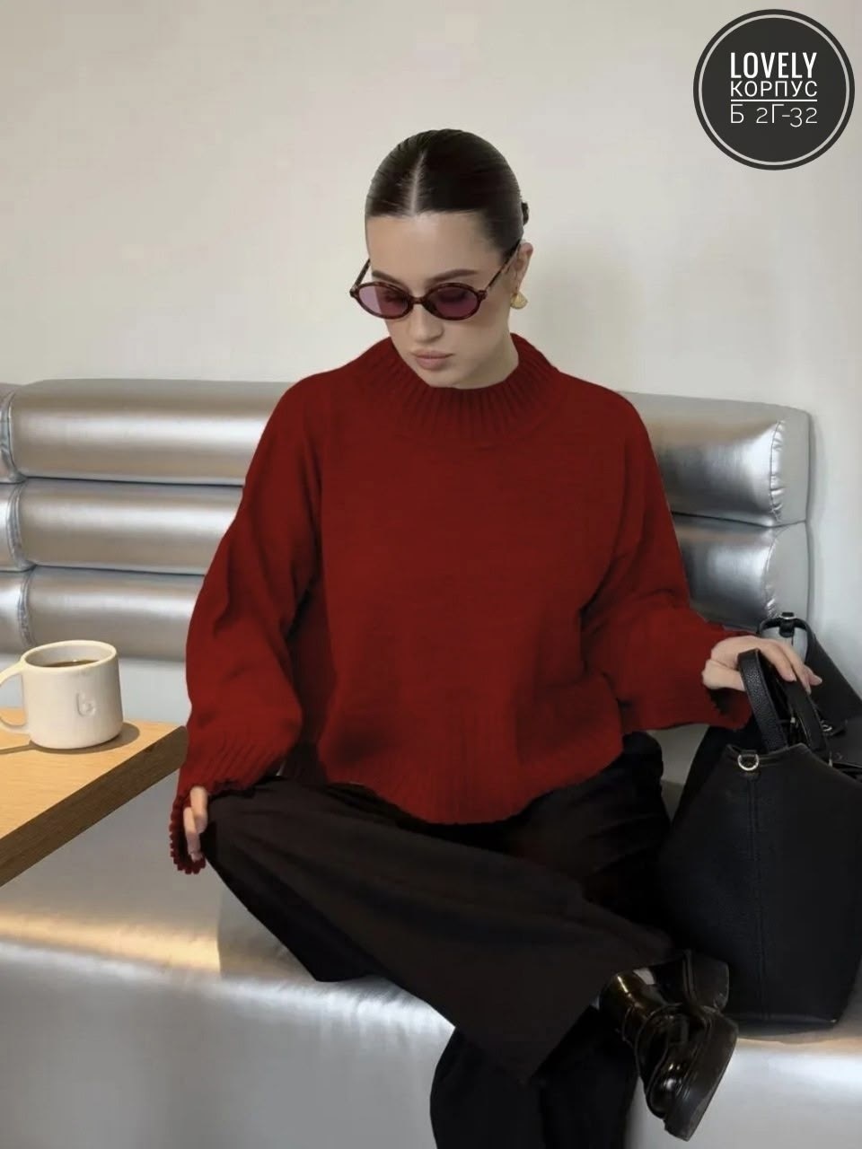 трикотажный свитер оверсайз,вязаный свитер оверсайз,свитер укороченный оверсайз тонкий вязаный,свитер укороченный оверсайз тонкий вязаный цвет красный алый,свитер бордовый оверсайз вязаный укороченный