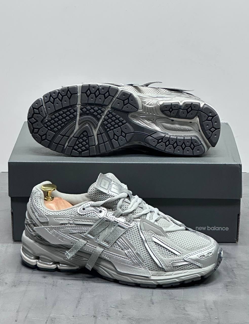 женские кроссовки balenciaga runner серебристые,кроссовки new balance,кроссовки,кроссовки в стиле balenciaga,кроссовки new balance 1906