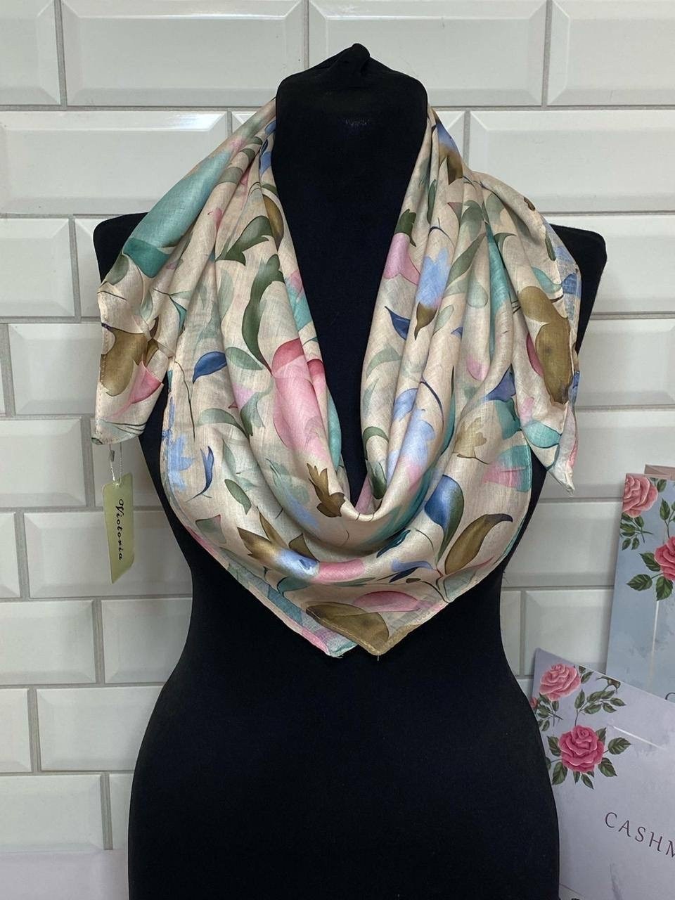 женские платки,платок женский с рисунком,платки шелковые,платка,платок тонкий женский