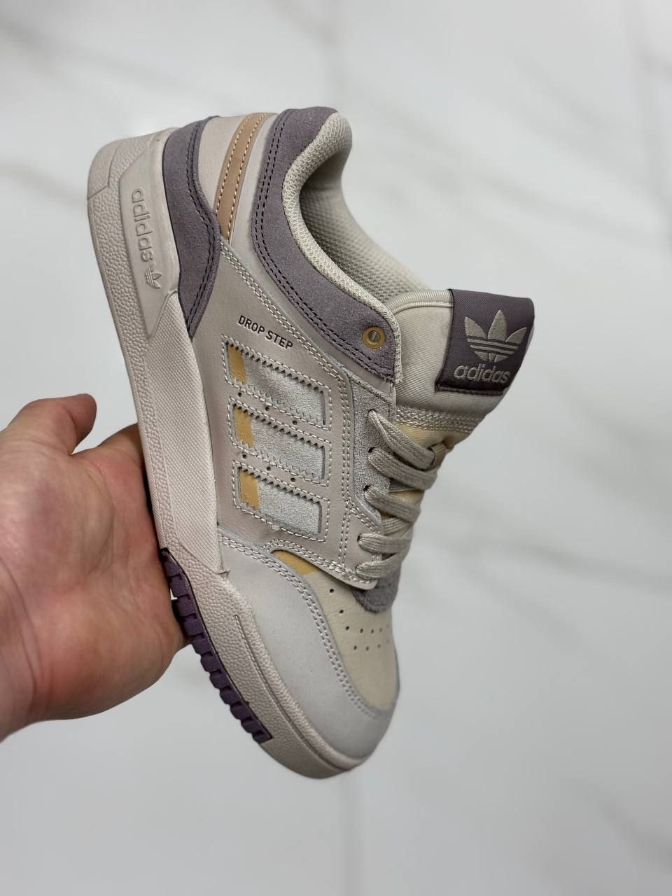 кроссовки adidas,кроссовки женские adidas,адидас аир форс,кроссовки женскиe,женские кроссовки adidas forum white silver