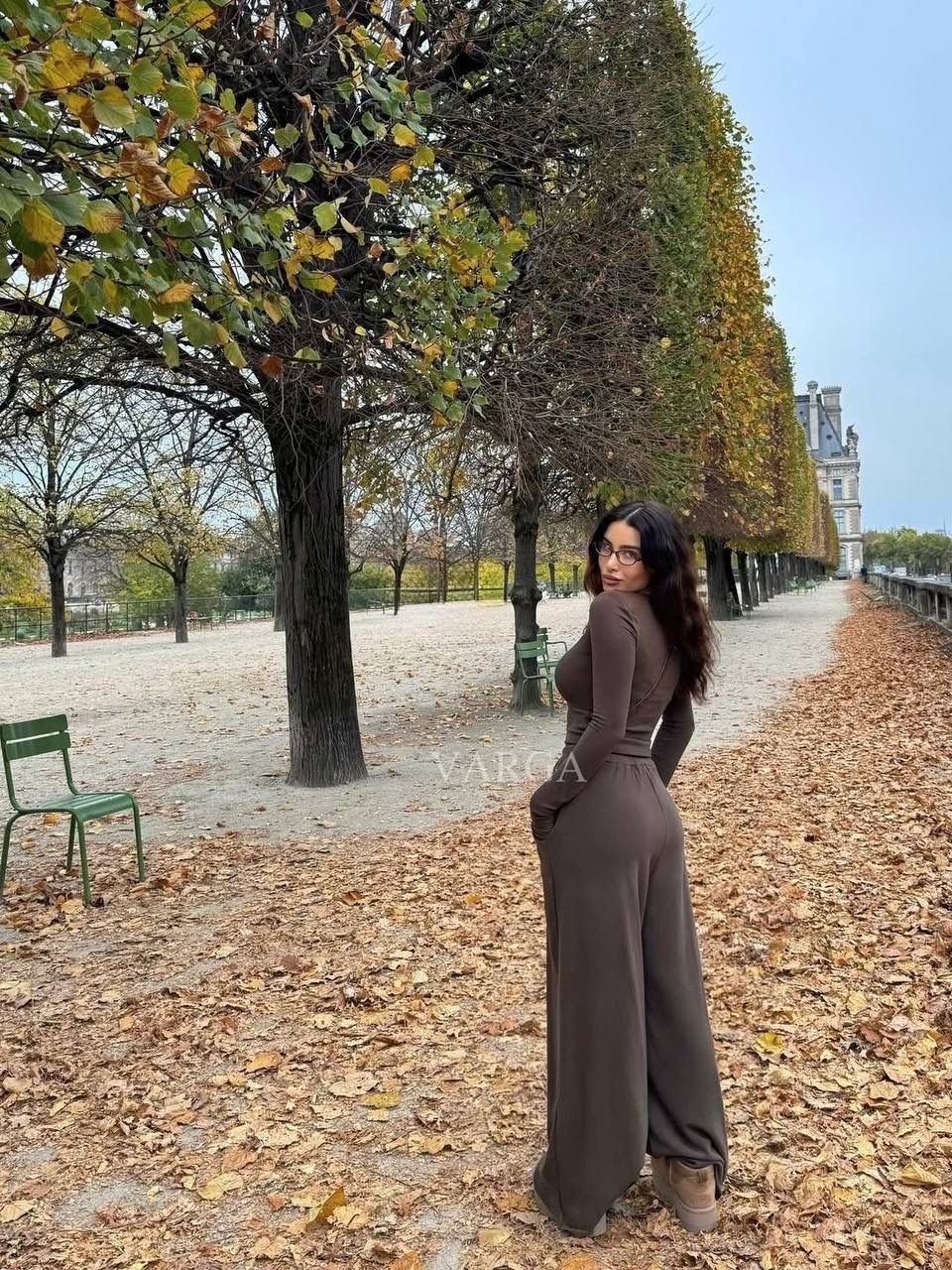 стильные наряды,брючный костюм,широкие брюки,мода для девушек