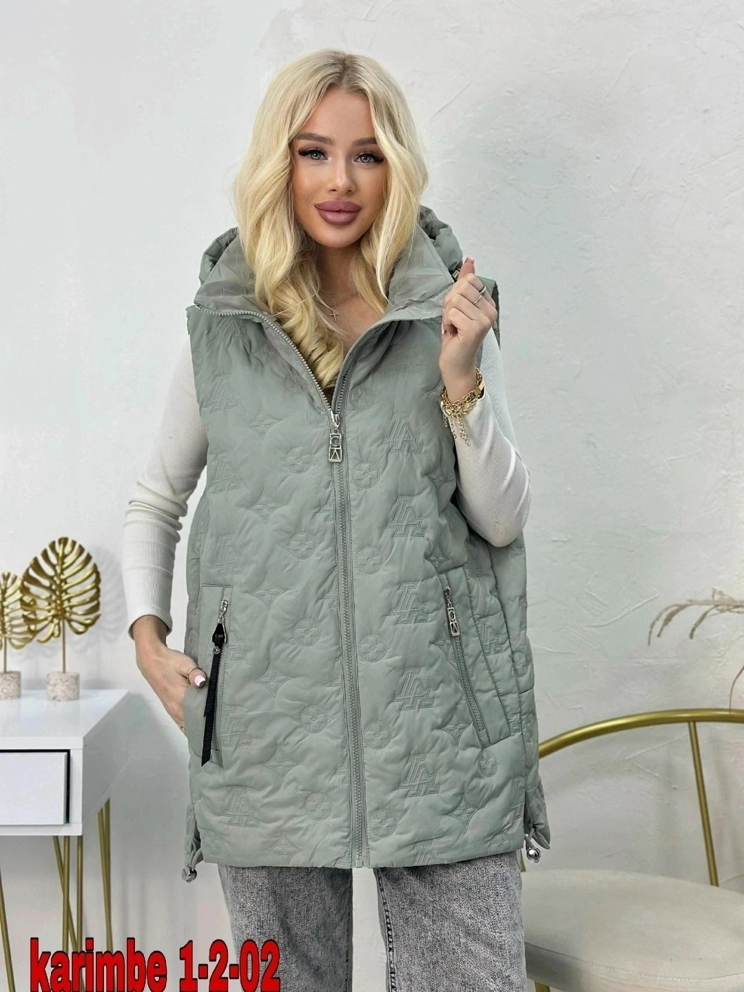 жилетка женская,жилетка с капюшоном,женские жилеты,жилет,жилет с капюшоном