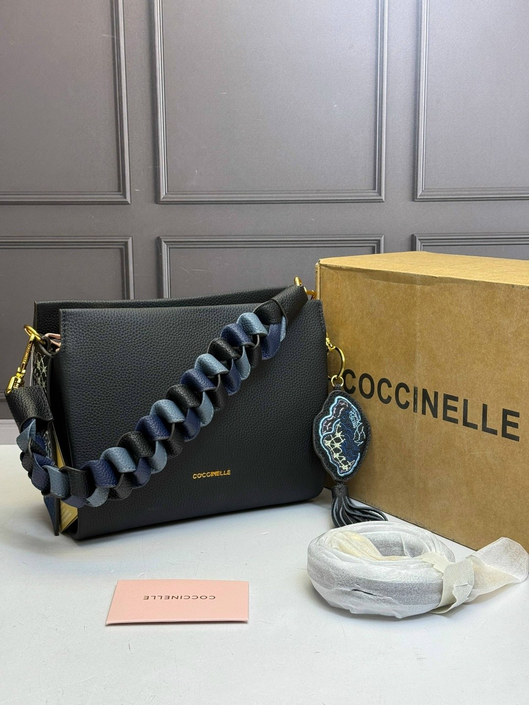 сумка coccinelle,сумка женская coccinelle,стильная сумочка,женская сумка,сумка