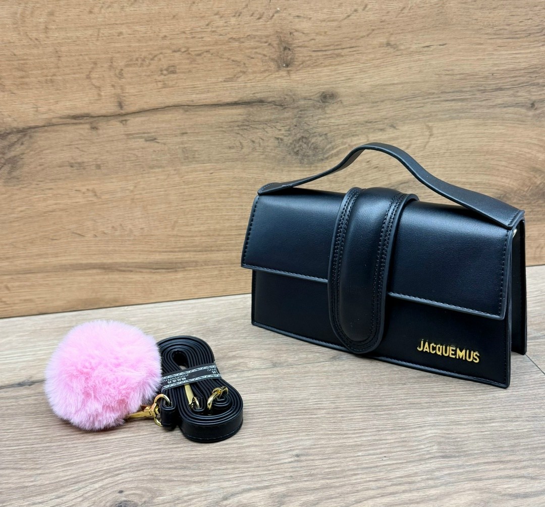 белая сумка,белая сумочка,сумочка модная,сумка jacquemus le bambino,jacquemus сумка le grand bambino белая