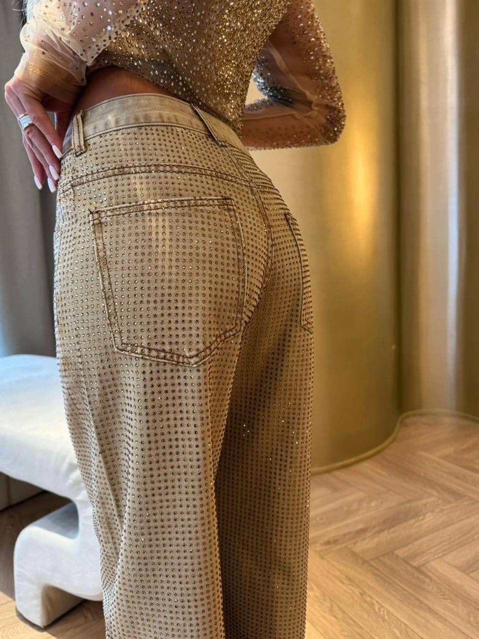 брюки с пайетками,блестящие брюки,образ с брюками палаццо с пайетками,блестящие брюки для женщин,брюки с пайетками блестящие