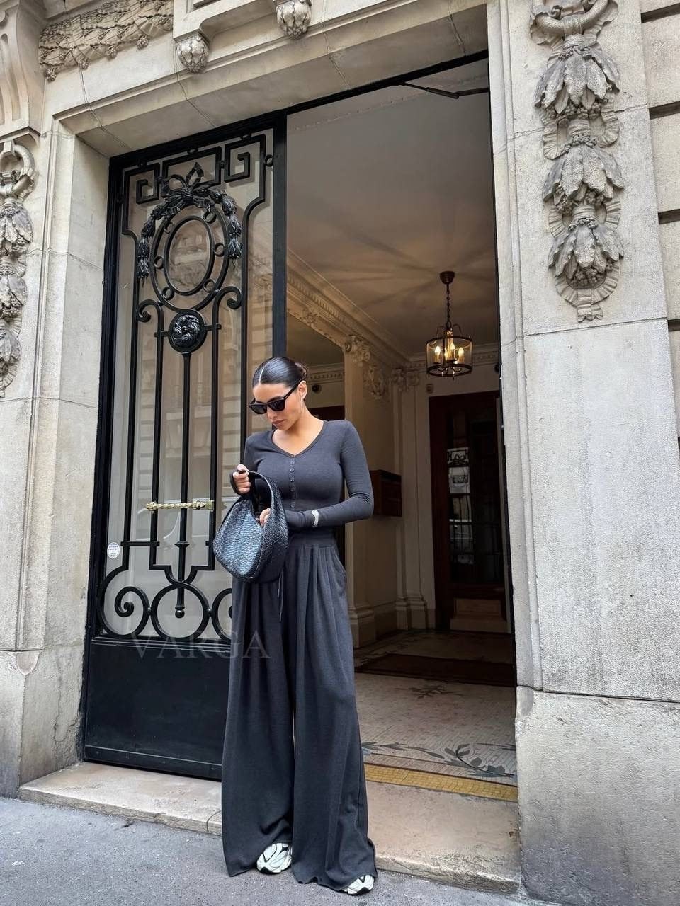 стильные наряды,брючный костюм,широкие брюки,мода для девушек