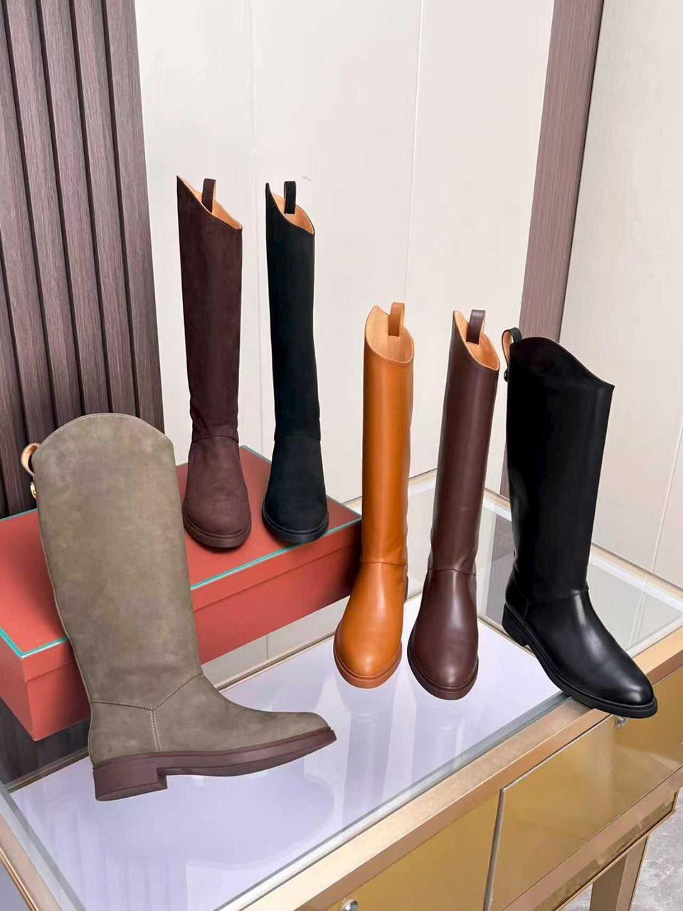 сапоги hermes,сапоги женские hermes,hermes женские замшевые сапоги premium black,замшевые сапоги hermes в жокейском стиле,женские сапоги