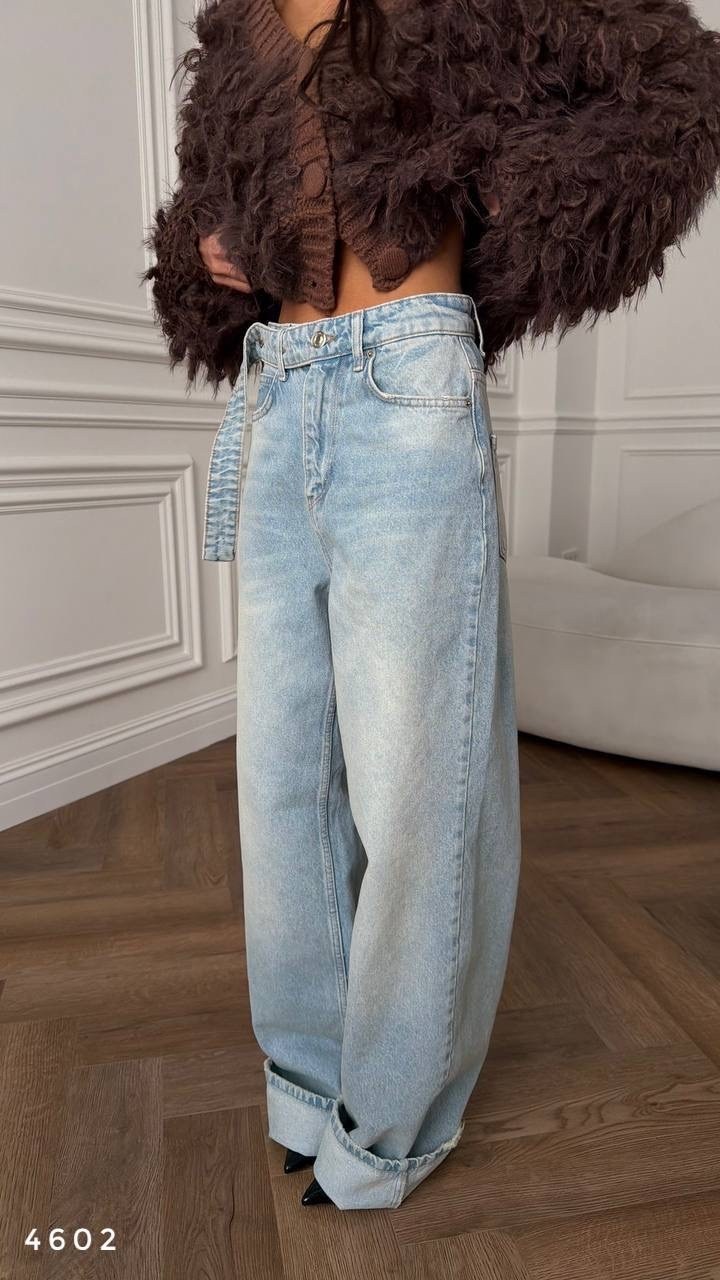 джинсы - 2900 ₽ футболка - 1690 ₽,джинсы прямого кроя,широкие джинсы,брюки джинсы,футболки для женщин