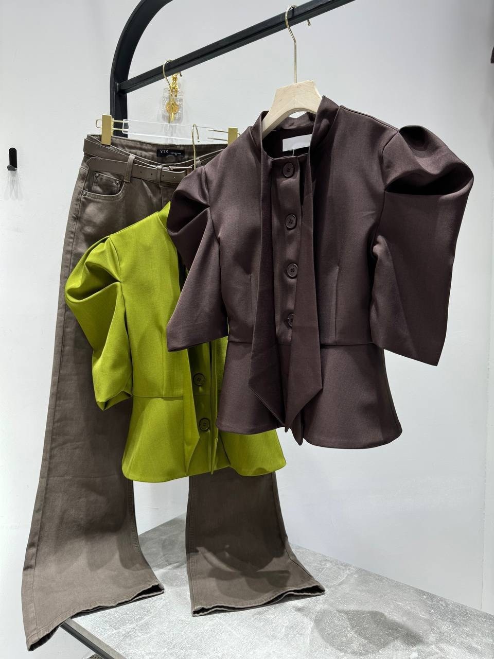 приталенный жакет,мода стиль,пиджак с баской,жакет