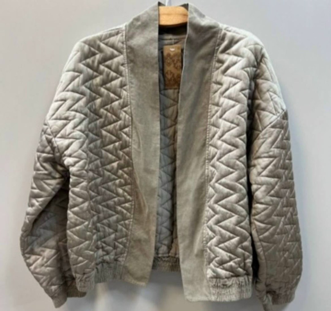 стеганая куртка,куртка бомбер женский стеганый,женская куртка,куртка стильная,куртка модная