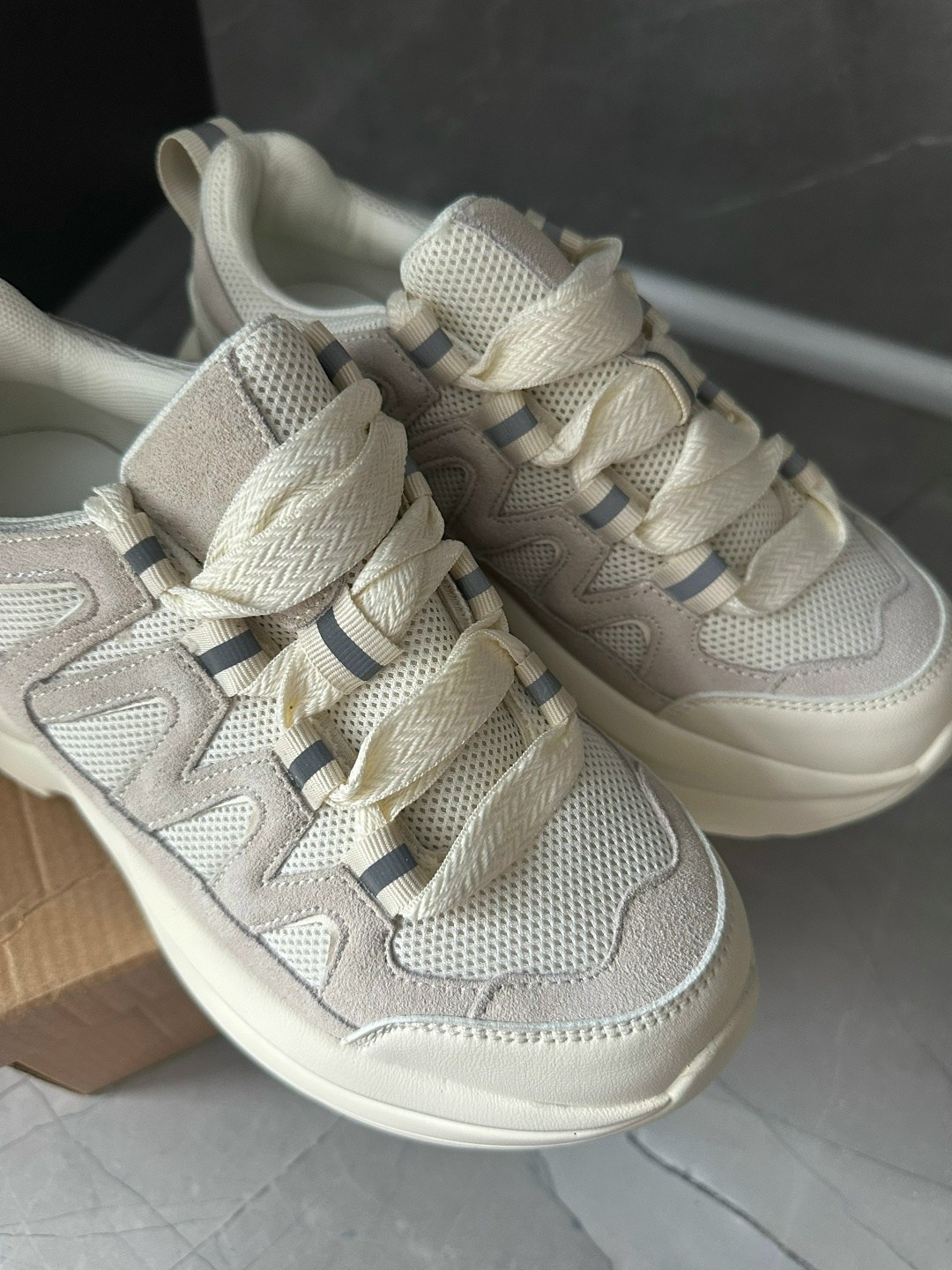 ,женские кроссовки,женские массивные кроссовки,кроссовки,массивные кроссовки