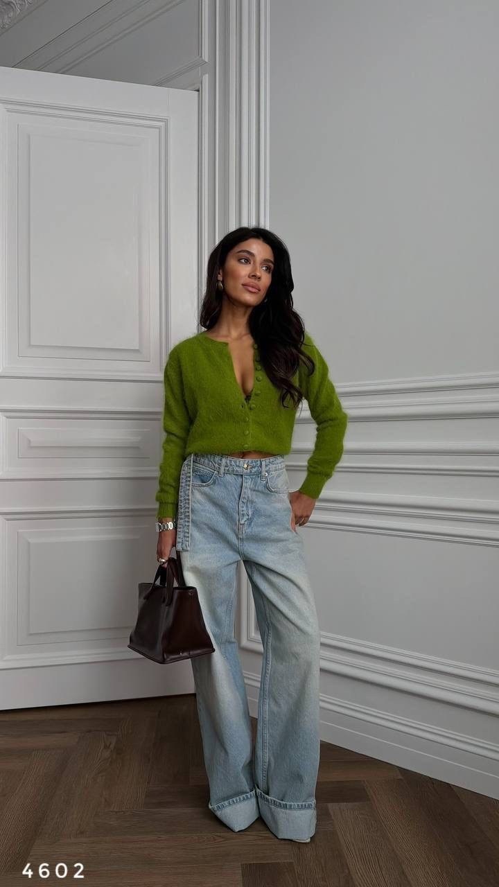 джинсы - 2900 ₽ футболка - 1690 ₽,джинсы прямого кроя,широкие джинсы,брюки джинсы,футболки для женщин