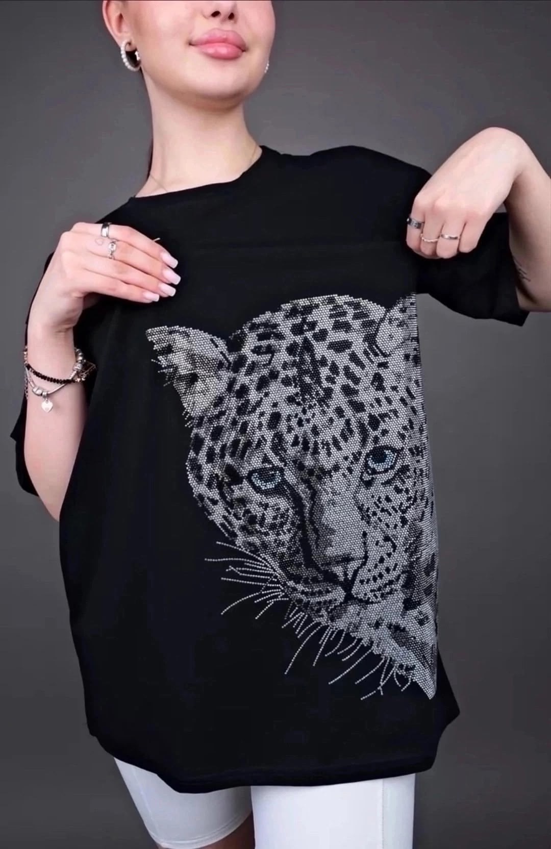 футболка женская со стразами,футболка базовая со стразами оверсайз,футболка со стразами,женская футболка,футболка свободного кроя со стразами