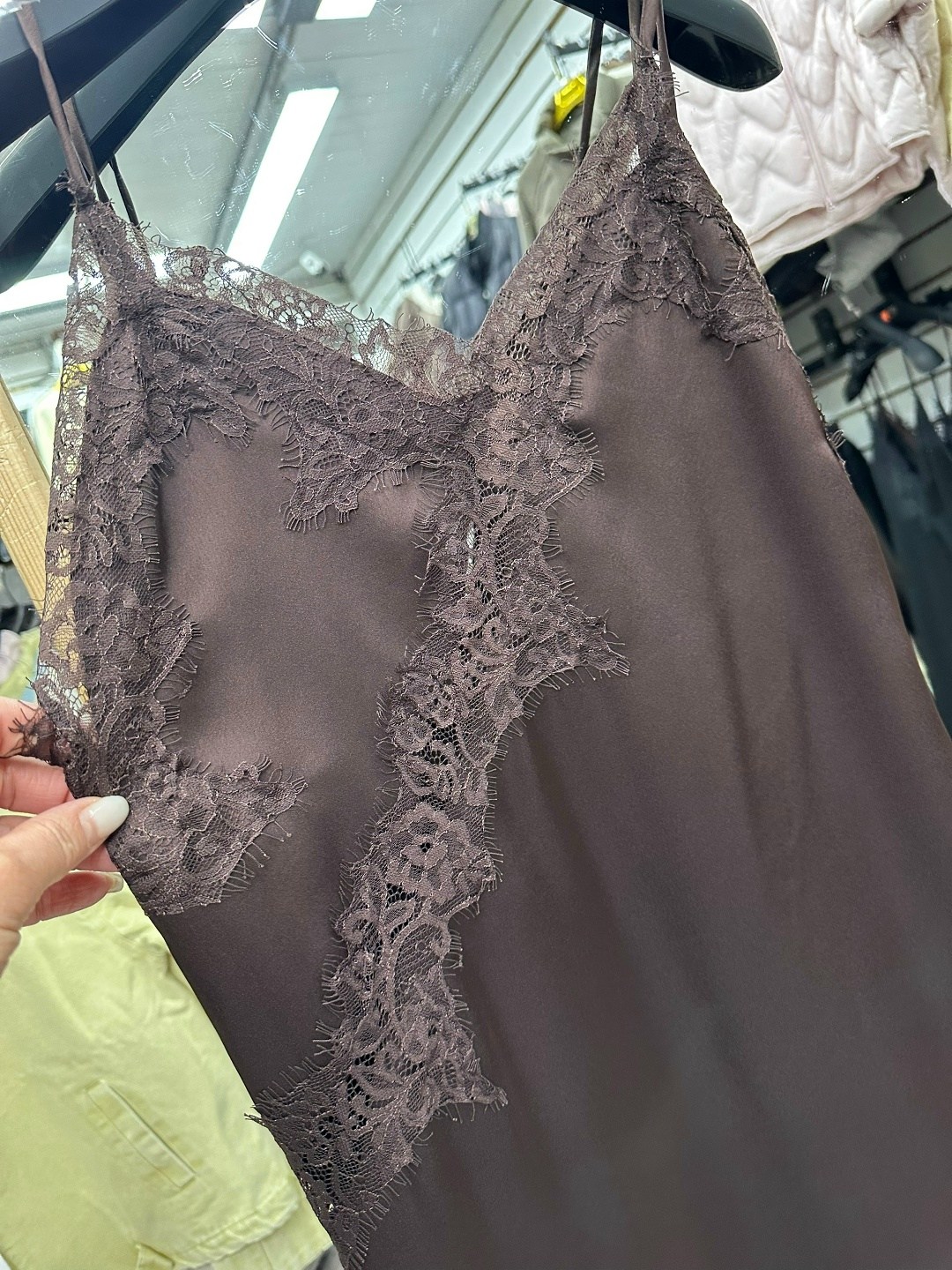 платье с кружевами,майка с кружевами,топ с кружевом,топ шелковый с кружевом,атласная майка с кружевом